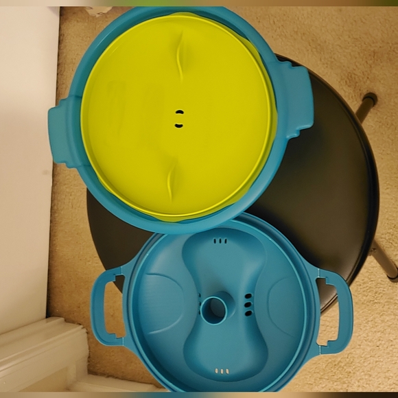 Tupperware Microwave Rice Cooker - Picture 2 of 6